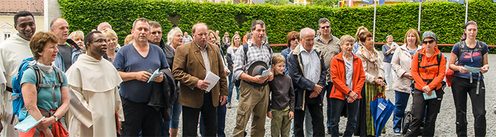 Bildleiste -Wallfahrt Mariazell - Begrüßung der Fußwallfahrer vor der Basilika